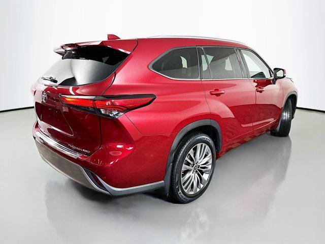 used 2022 Toyota Highlander car, priced at $35,593