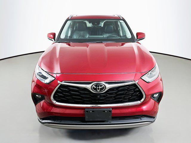 used 2022 Toyota Highlander car, priced at $35,593