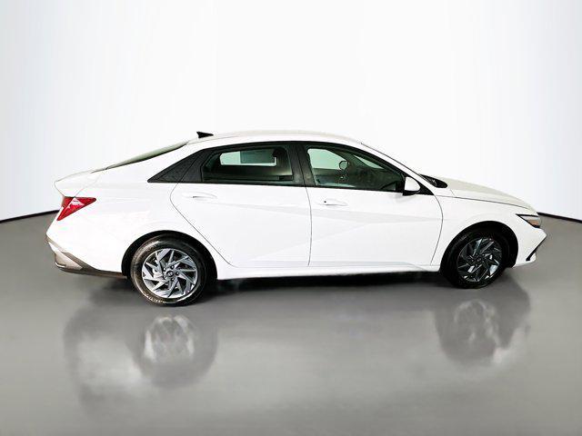 new 2025 Hyundai ELANTRA HEV car, priced at $26,606