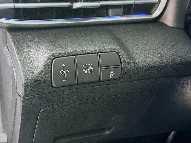 new 2025 Hyundai Elantra car, priced at $31,155
