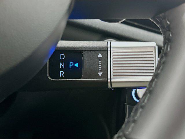 new 2025 Hyundai TUCSON Hybrid car, priced at $37,279