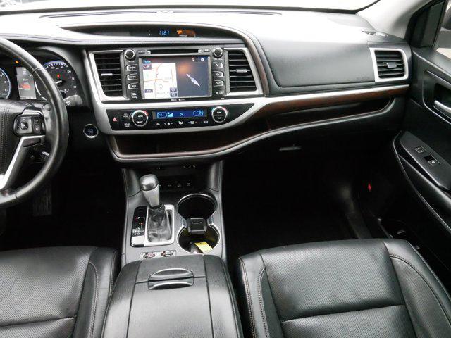 used 2015 Toyota Highlander car, priced at $21,785