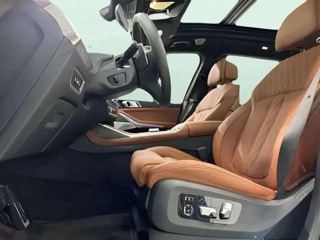 used 2024 BMW X7 car, priced at $94,900