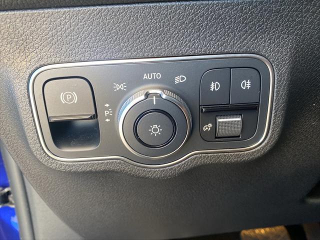 used 2022 Mercedes-Benz GLB 250 car, priced at $30,988