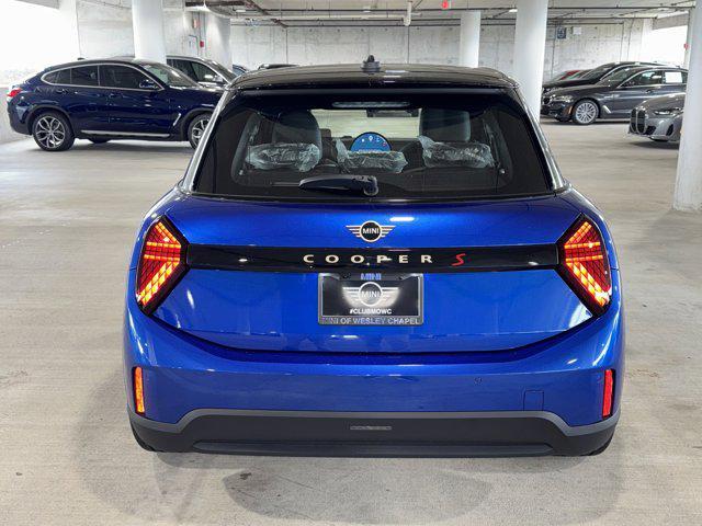 new 2025 MINI Hardtop car, priced at $38,475