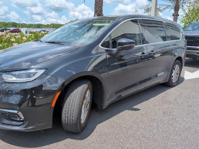 used 2023 Chrysler Pacifica car, priced at $33,578