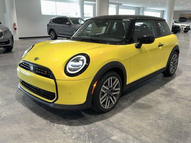 new 2025 MINI Hardtop car, priced at $35,895