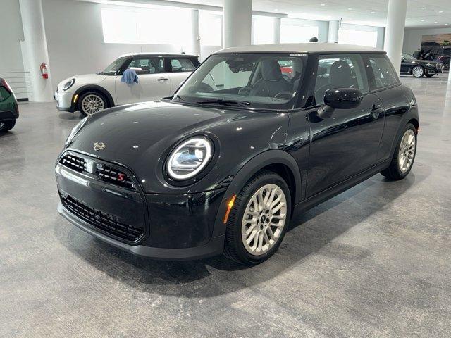 new 2025 MINI Hardtop car, priced at $35,595