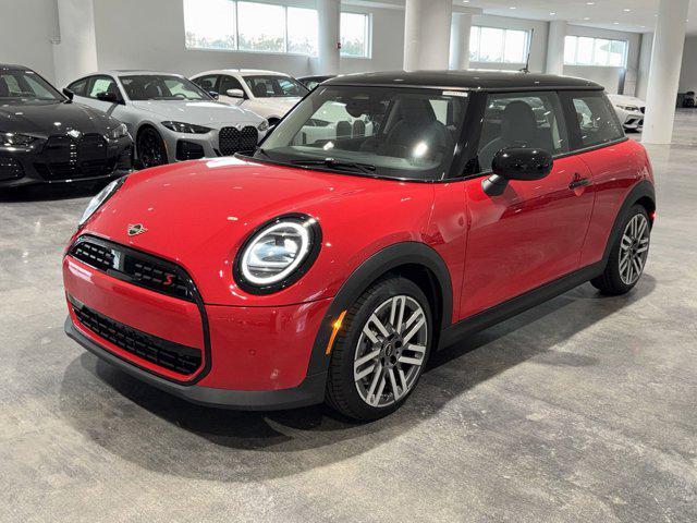 new 2025 MINI Hardtop car, priced at $35,595