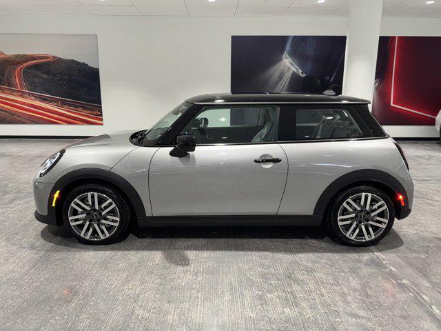 new 2025 MINI Hardtop car, priced at $32,345