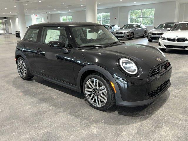 new 2025 MINI Hardtop car, priced at $35,595