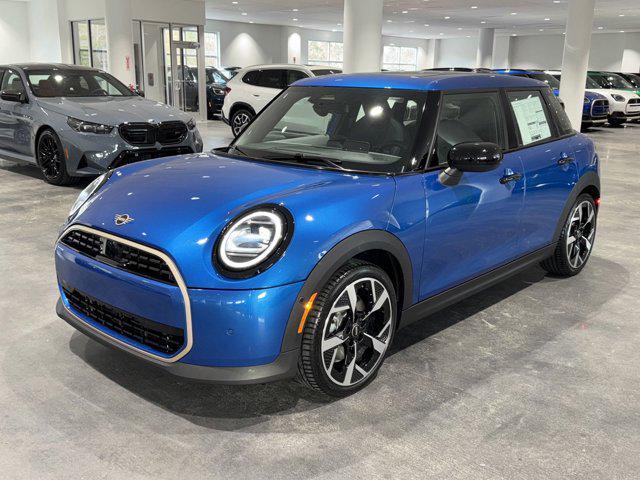 new 2025 MINI Hardtop car, priced at $34,245