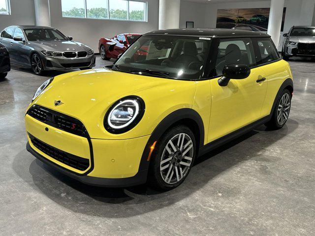 new 2025 MINI Hardtop car, priced at $37,295