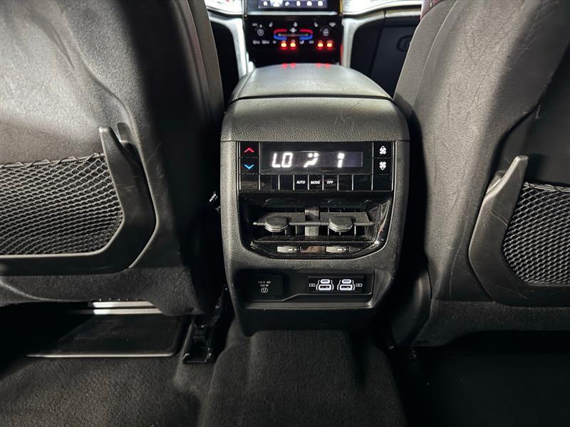 used 2024 Jeep Grand Cherokee L car, priced at $30,555