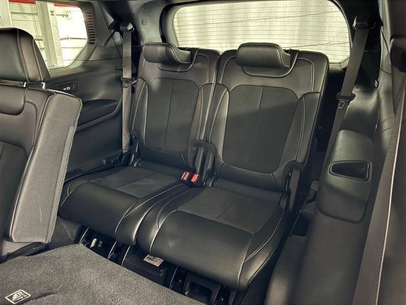 used 2024 Jeep Grand Cherokee L car, priced at $30,555