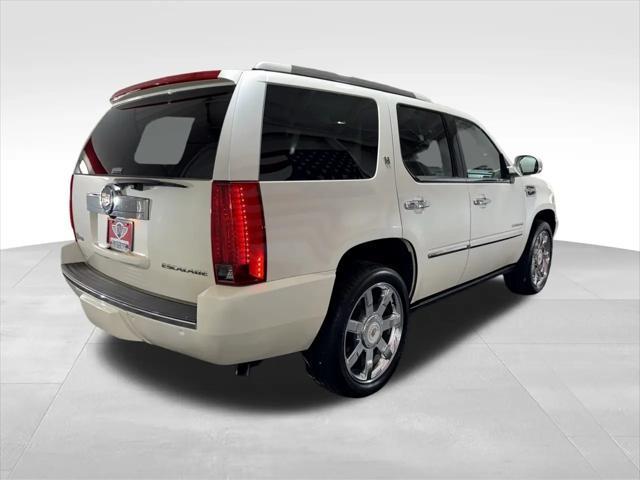used 2012 Cadillac Escalade Hybrid car, priced at $15,977