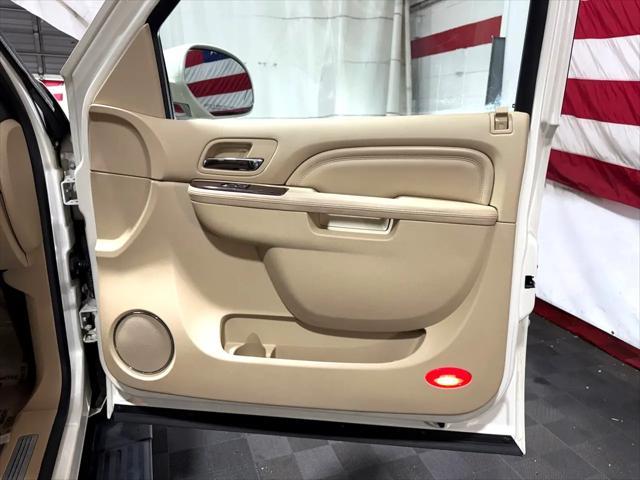 used 2012 Cadillac Escalade Hybrid car, priced at $15,977