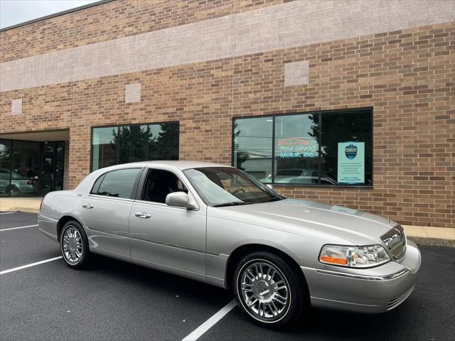 used 2010 Lincoln Town Car car, priced at $19,950