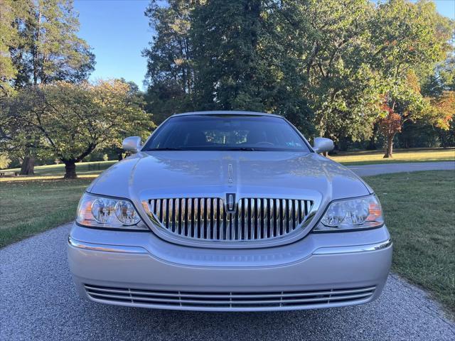 used 2010 Lincoln Town Car car, priced at $19,950