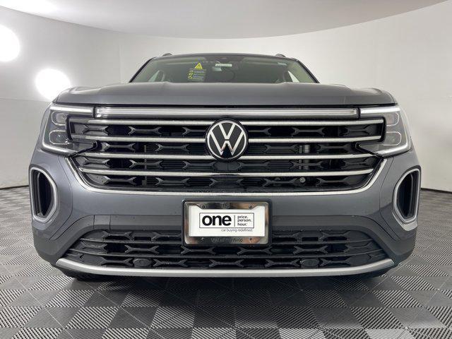 new 2024 Volkswagen Atlas car, priced at $36,681