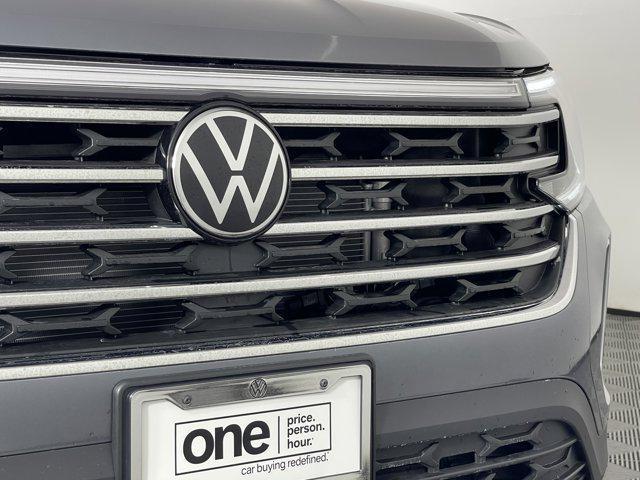 new 2024 Volkswagen Atlas car, priced at $36,681