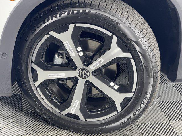new 2025 Volkswagen Tiguan car, priced at $33,220