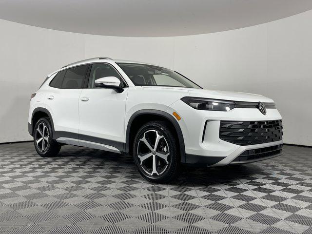 new 2025 Volkswagen Tiguan car, priced at $33,220