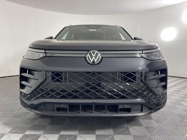 new 2025 Volkswagen Tiguan car, priced at $38,353