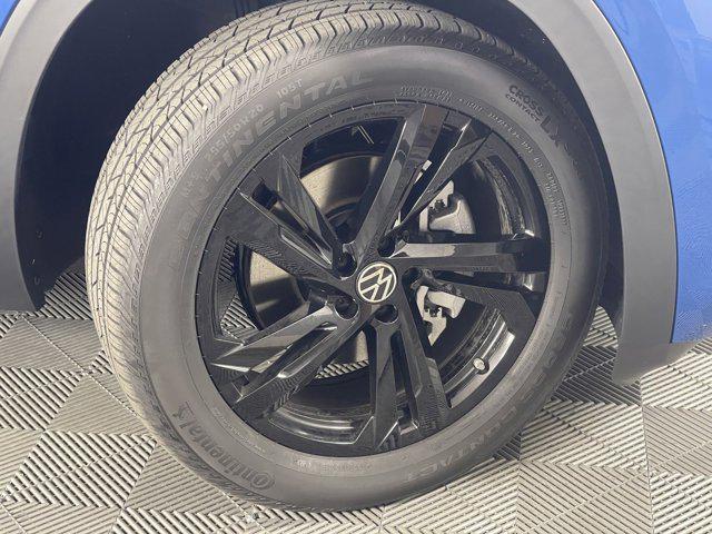 new 2025 Volkswagen Atlas Cross Sport car, priced at $49,256