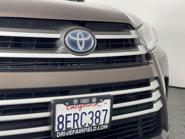 used 2018 Toyota Highlander Hybrid car, priced at $34,435