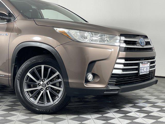 used 2018 Toyota Highlander Hybrid car, priced at $34,435