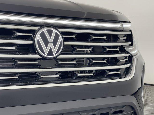 new 2025 Volkswagen Atlas car, priced at $50,809