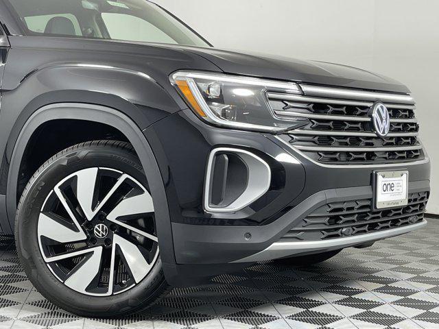 new 2024 Volkswagen Atlas car, priced at $41,047