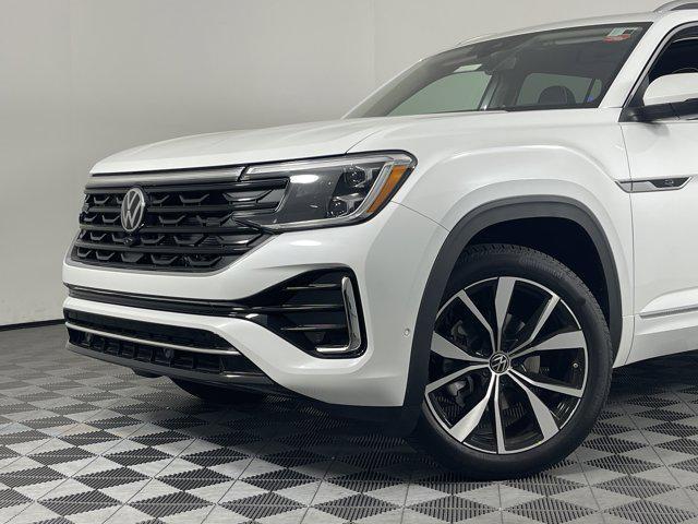 new 2025 Volkswagen Atlas car, priced at $55,644