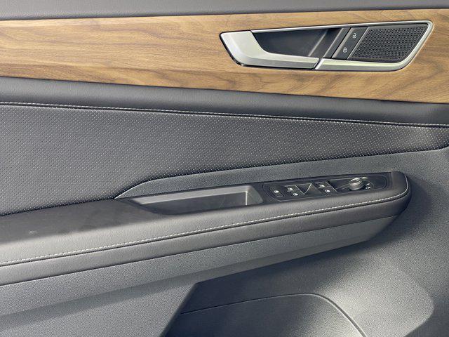 new 2025 Volkswagen Atlas car, priced at $38,454