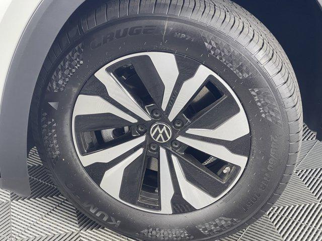 new 2025 Volkswagen Atlas car, priced at $38,454