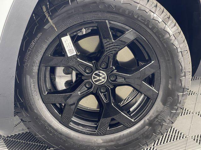 new 2025 Volkswagen Atlas car, priced at $48,004