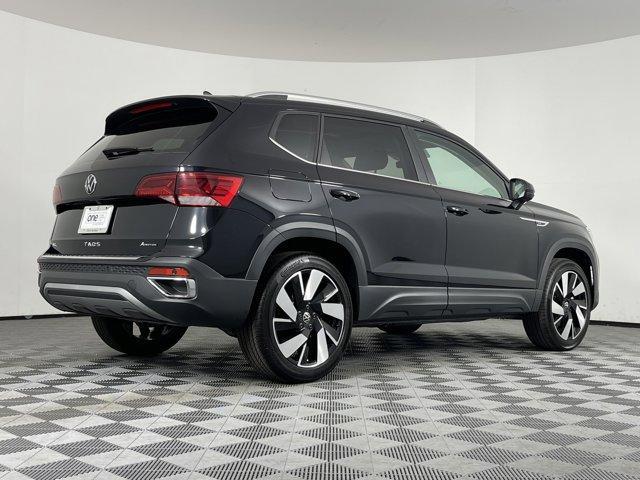 new 2024 Volkswagen Taos car, priced at $35,681