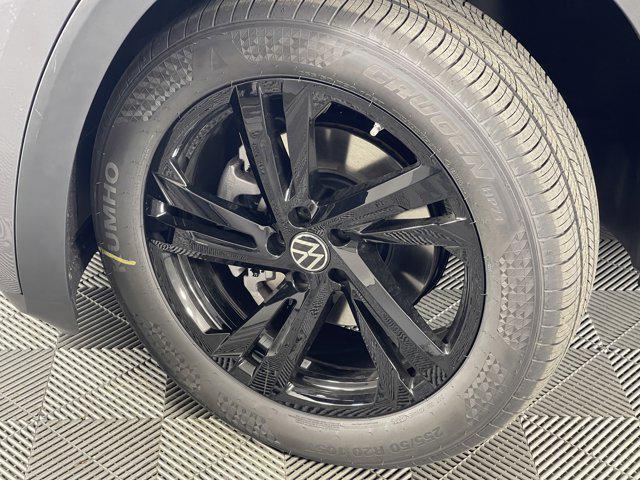 new 2025 Volkswagen Atlas Cross Sport car, priced at $52,006