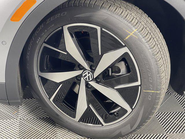 new 2025 Volkswagen ID.4 car, priced at $52,681