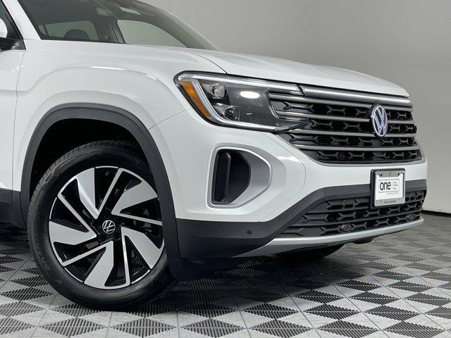 new 2024 Volkswagen Atlas car, priced at $40,628