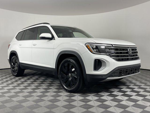 new 2025 Volkswagen Atlas car, priced at $44,641