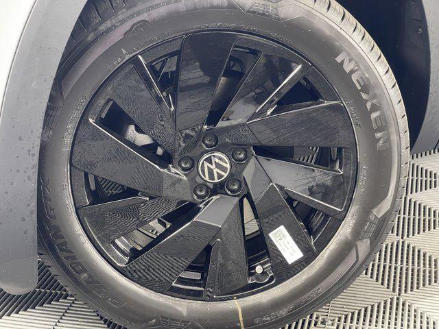 new 2025 Volkswagen Atlas car, priced at $44,641