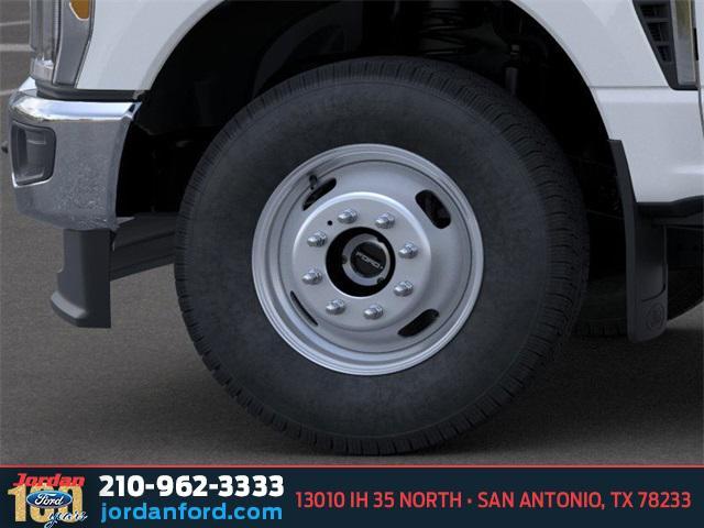 new 2025 Ford F-350 car, priced at $61,885