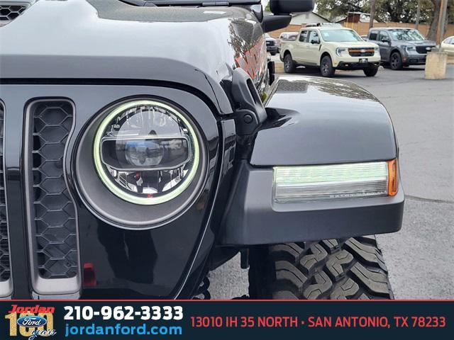 used 2022 Jeep Gladiator car, priced at $40,094