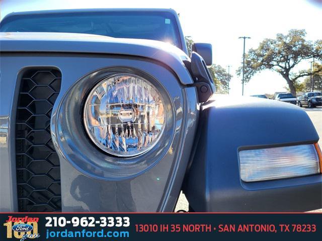 used 2023 Jeep Gladiator car, priced at $32,636