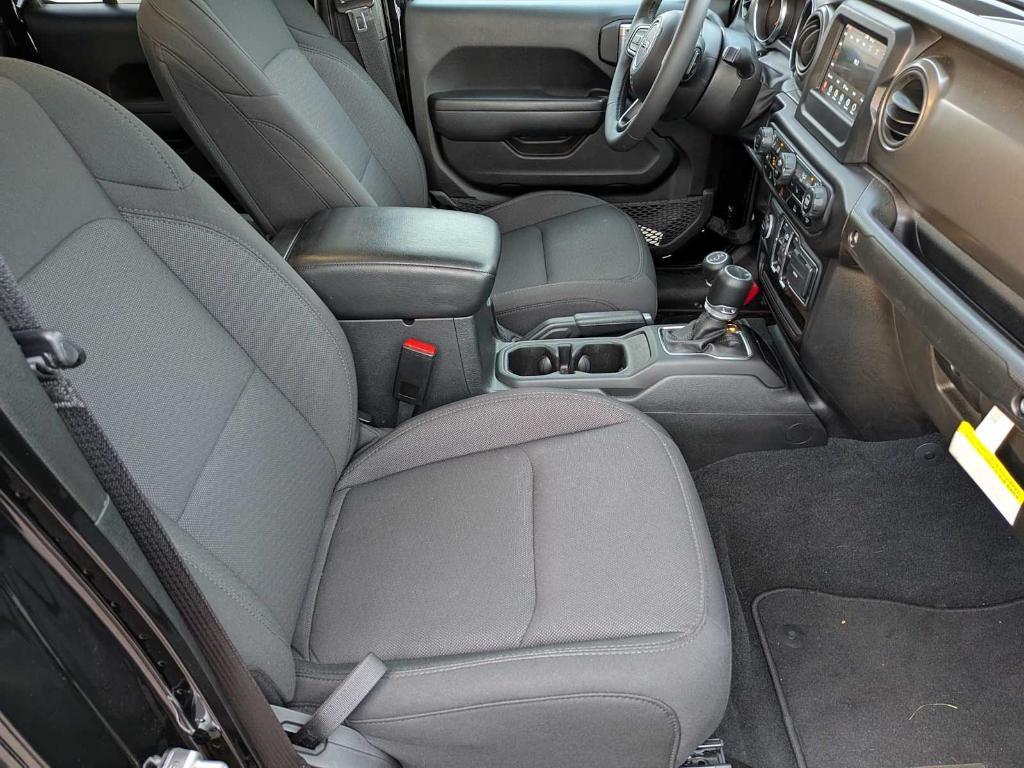 used 2023 Jeep Gladiator car, priced at $34,667