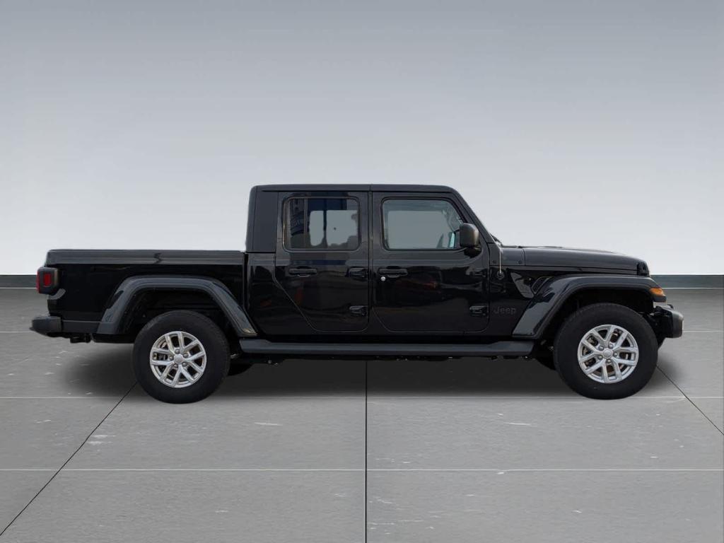 used 2023 Jeep Gladiator car, priced at $34,667