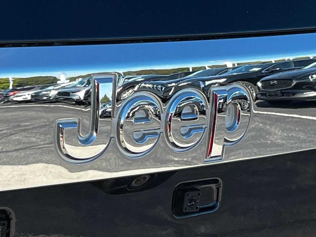 used 2013 Jeep Grand Cherokee car, priced at $14,999