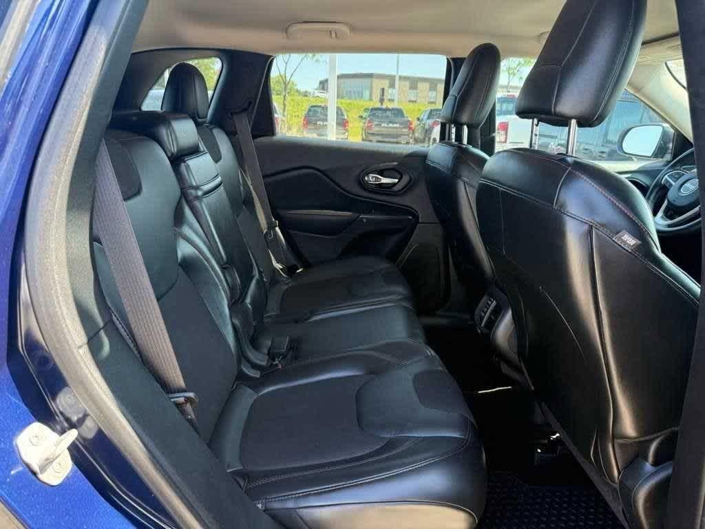used 2015 Jeep Cherokee car, priced at $13,316